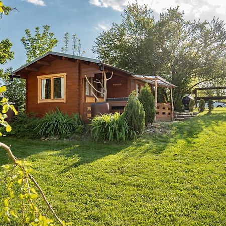 Vila Cozy Wood Hut On The Farm Trebivlice Exteriér fotografie